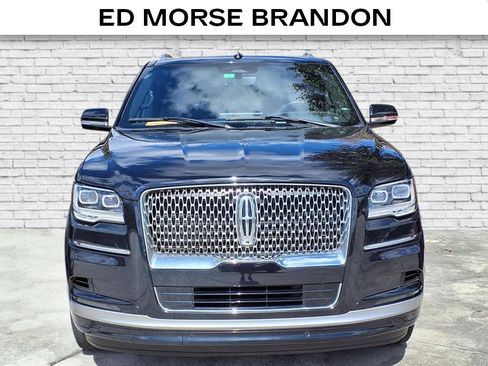 Used 2023 Lincoln Navigator Reserve image 2