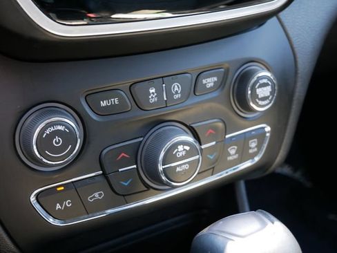 Used 2020 Jeep Cherokee Limited AWD/4WD image 20