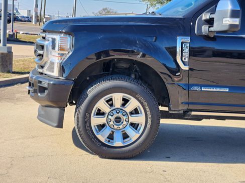 Used 2022 Ford F350 Platinum w/ FX4 Off-Road Package image 10