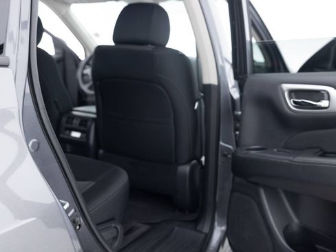 Used 2018 Nissan Pathfinder S AWD/4WD image 30