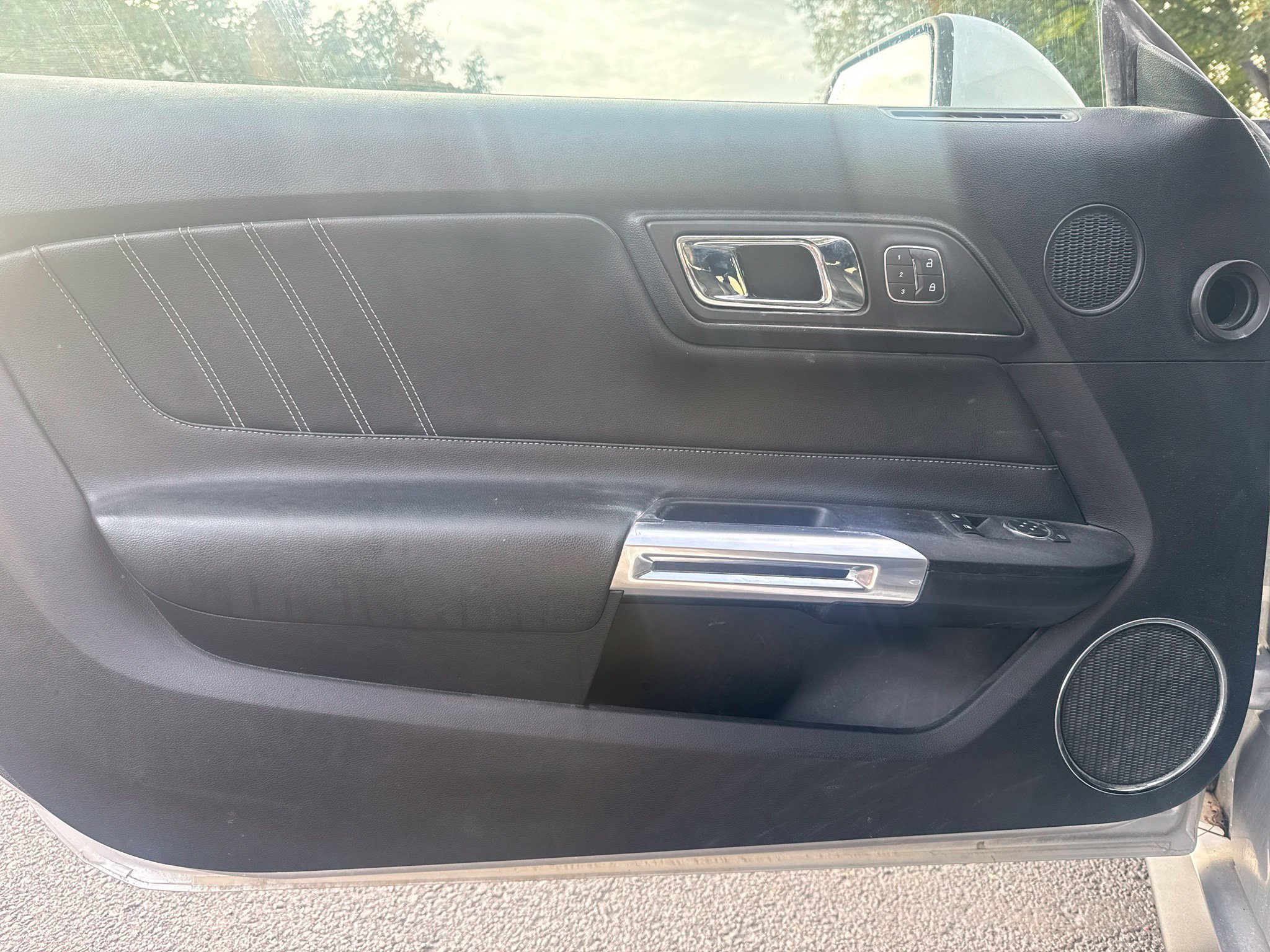Used 2015 Ford Mustang GT Premium w/ Equipment Group 401A RWD image 10