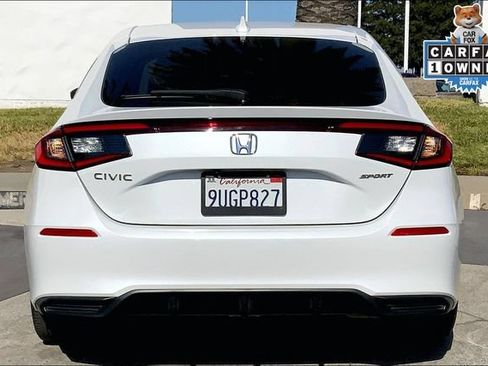 Used 2025 Honda Civic Sport image 4
