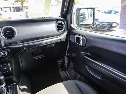 Used 2021 Jeep Wrangler Unlimited Sport AWD/4WD image 6