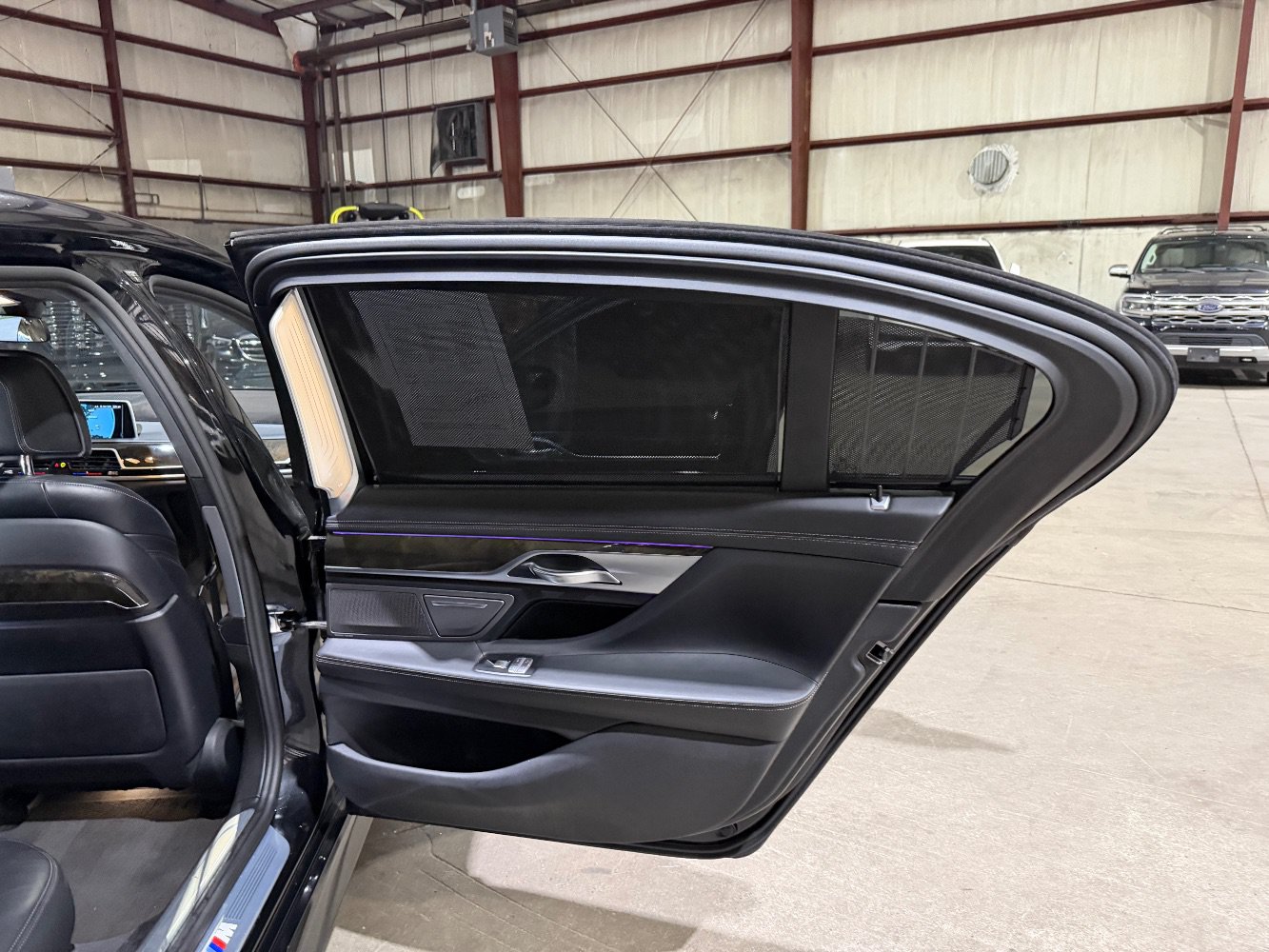 Used 2016 BMW 750i xDrive AWD/4WD image 20