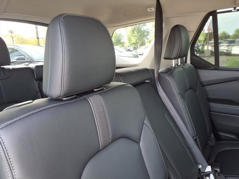 Used 2023 Honda Pilot Touring image 14