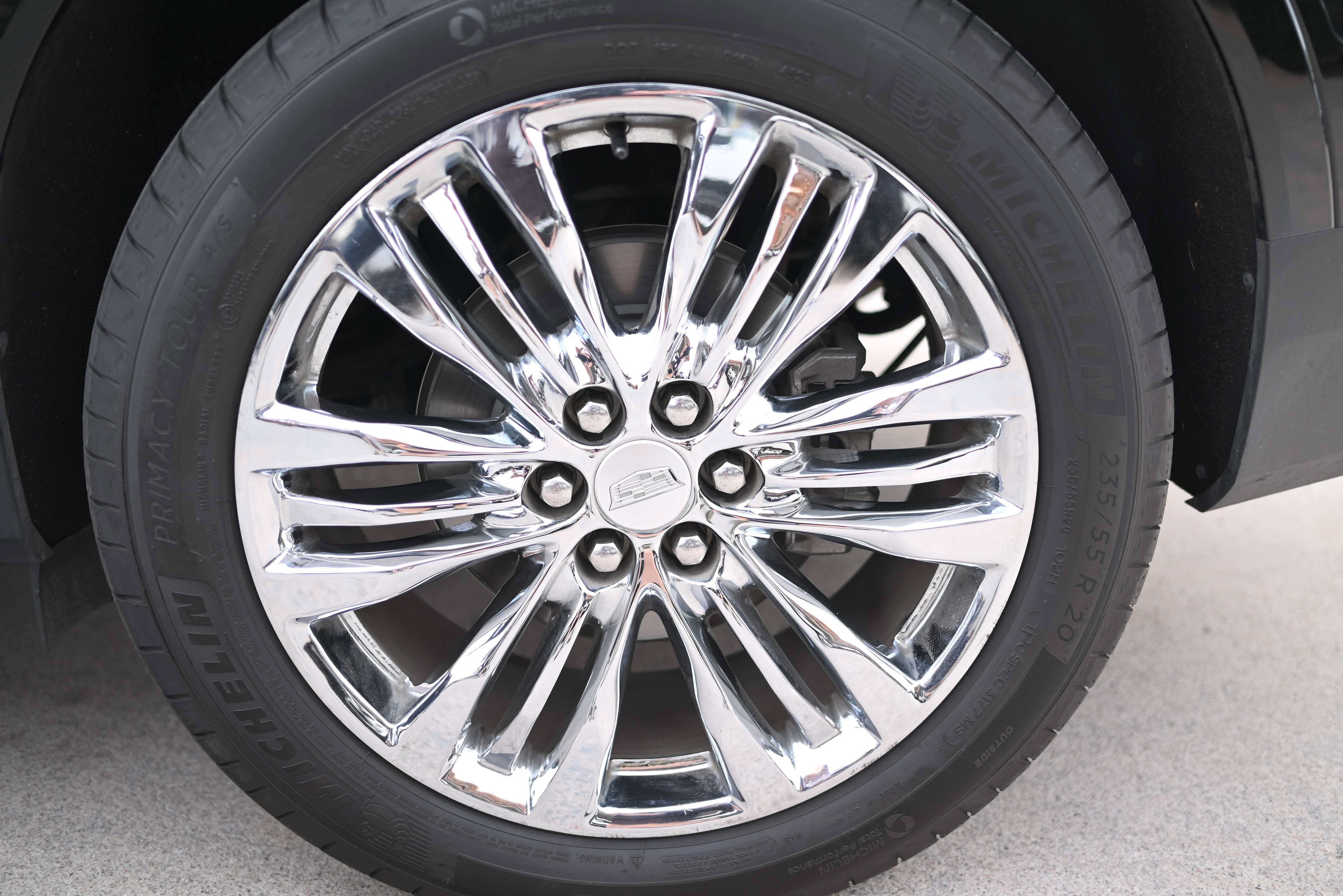 Used 2018 Cadillac XT5 Premium Luxury w/ Driver Assist Package FWD image 21