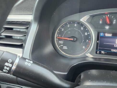 Used 2021 GMC Acadia SLE w/ Driver Convenience Package FWD image 14
