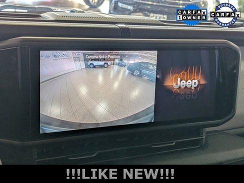 Used 2025 Jeep Wrangler Sport image 28