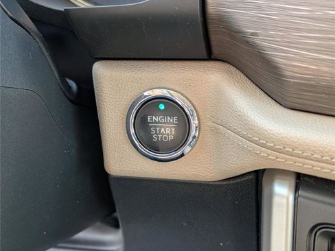 Used 2024 Ford Expedition Limited image 26