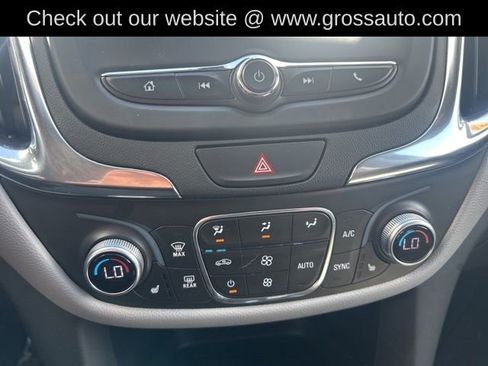 Used 2018 Chevrolet Equinox LT AWD/4WD image 17