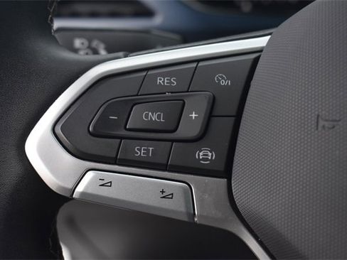 Used 2022 Volkswagen Taos SE image 30