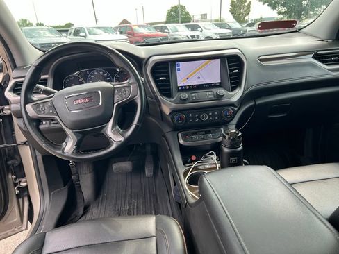 Used 2023 GMC Acadia AT4 w/ Technology Package AWD/4WD image 5