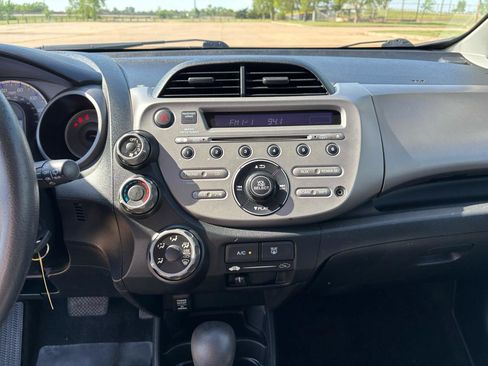 Used 2011 Honda Fit image 16