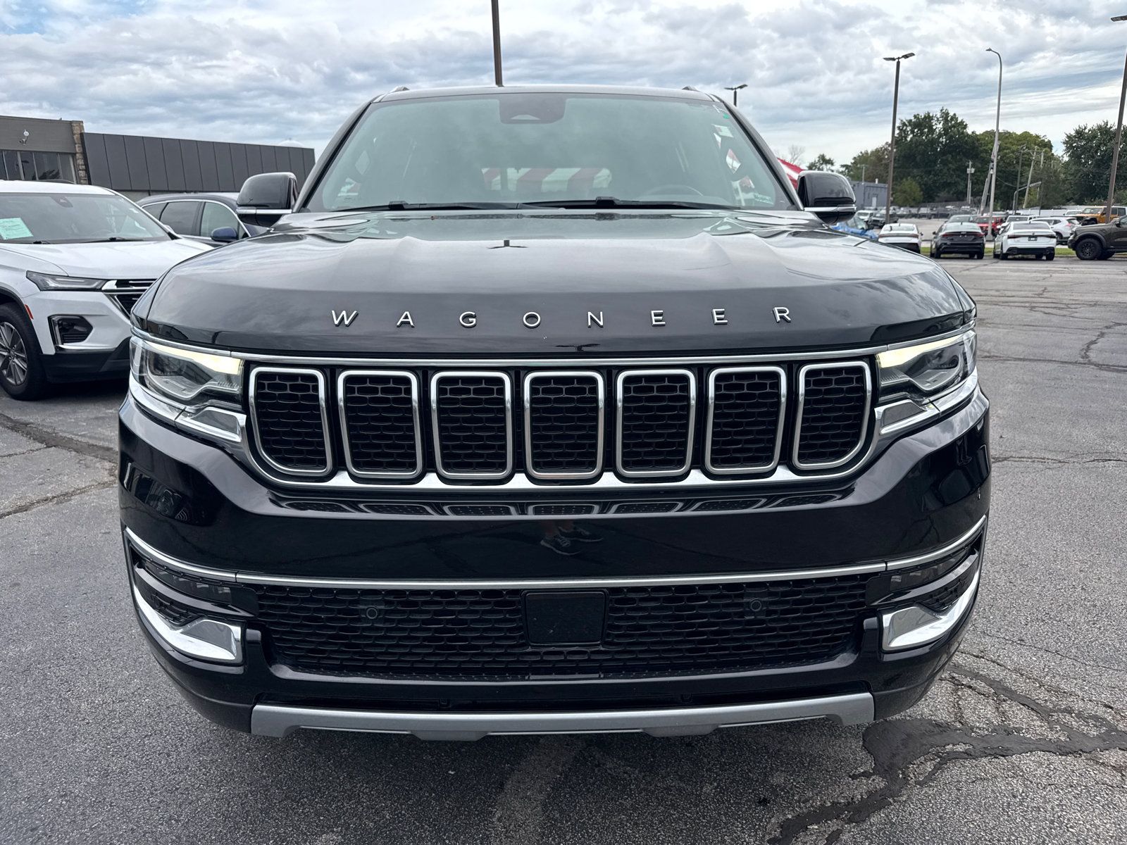 Used 2022 Jeep Wagoneer Series II AWD/4WD image 2