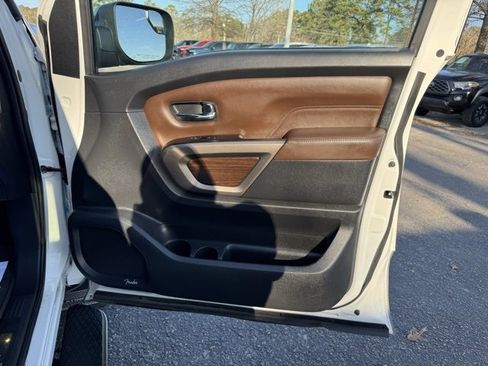 Used 2021 Nissan Titan Platinum Reserve w/ Moonroof Package image 10