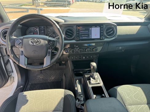 Used 2023 Toyota Tacoma TRD Off-Road w/ Technology Package AWD/4WD image 14