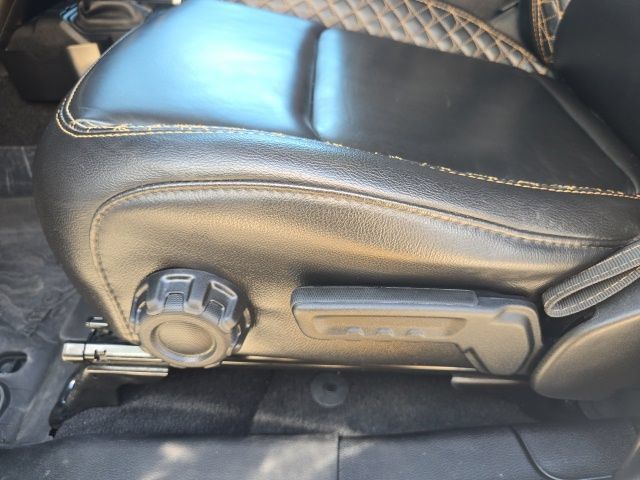 Used 2021 Jeep Gladiator Overland AWD/4WD image 16