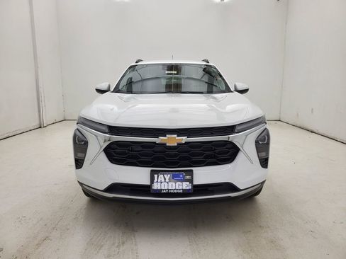 New 2026 Chevrolet Trax LT w/ Driver Confidence Package image 17