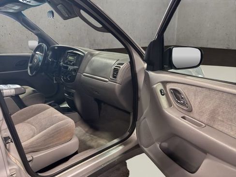 Used 2002 MAZDA Tribute 4WD image 17