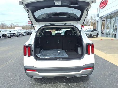 New 2026 Kia Sorento S image 6