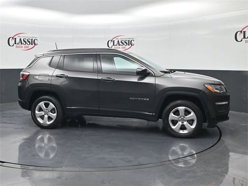 Used 2020 Jeep Compass Latitude w/ Cold Weather Group image 6