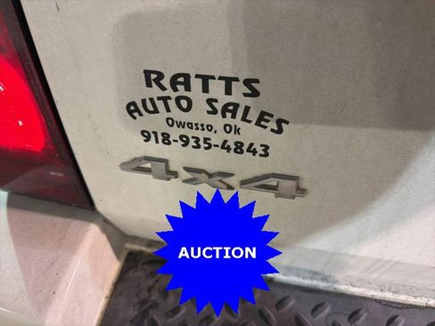 Used 2008 Jeep Commander Sport image 10