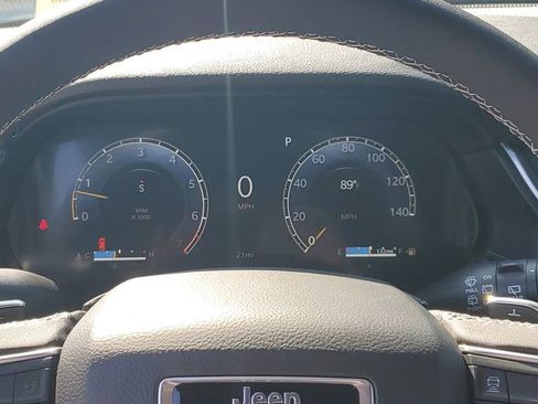 New 2025 Jeep Grand Cherokee L Altitude image 33