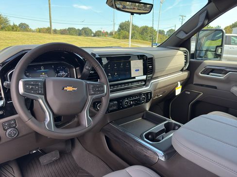 New 2026 Chevrolet Silverado 2500 LTZ w/ LTZ Convenience Package image 30