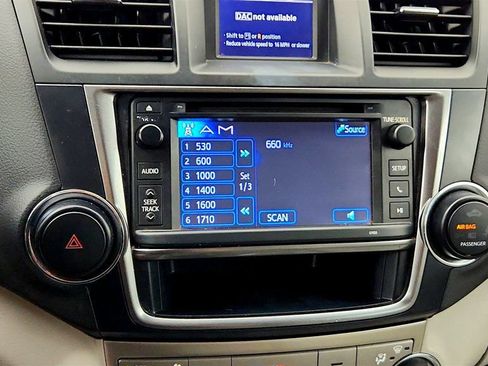 Used 2013 Toyota Highlander SE w/ Convenience Pkg AWD/4WD image 20