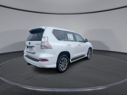 Used 2023 Lexus GX 460 Luxury w/ Accessory Package AWD/4WD image 9