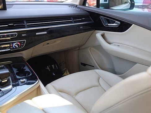 Used 2019 Audi Q7 3.0T Prestige w/ Prestige Package image 31