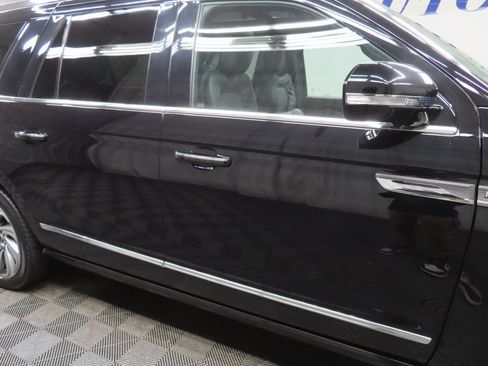 Used 2023 Lincoln Navigator L Reserve w/ Equipment Group 201A image 41