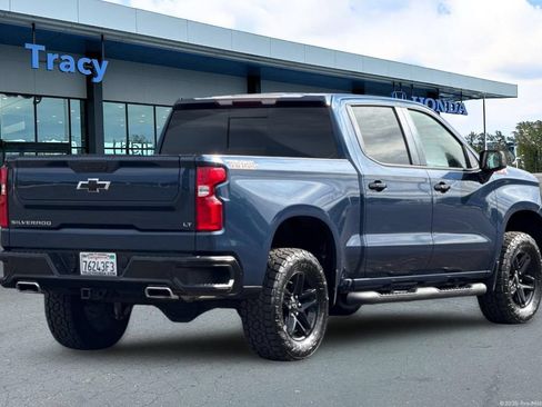 Used 2021 Chevrolet Silverado 1500 LT Trail Boss w/ Convenience Package II AWD/4WD image 6