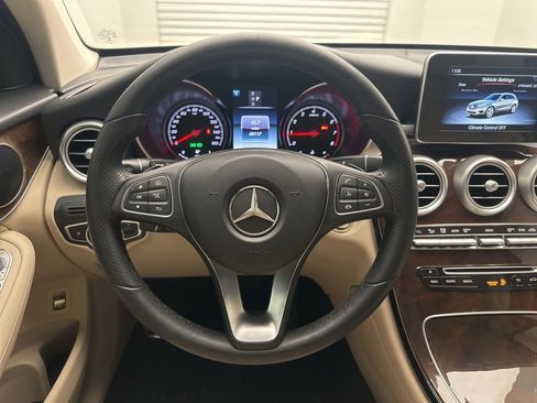 Used 2018 Mercedes-Benz GLC 300 4MATIC image 18