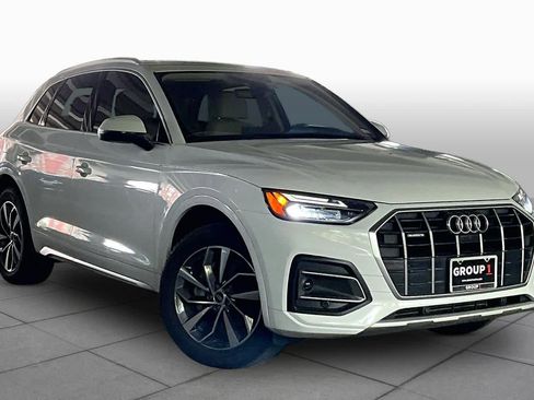 Used 2021 Audi Q5 2.0T Premium Plus w/ Premium Plus Package AWD/4WD image 2