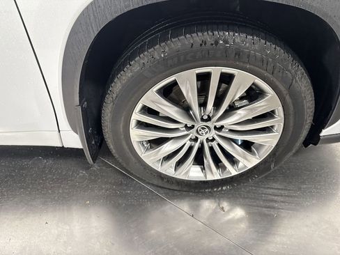 Used 2022 Toyota Highlander Platinum image 14