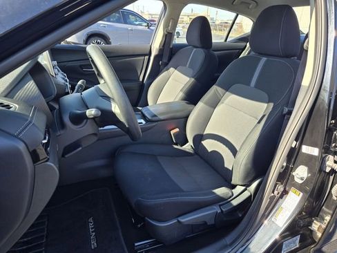 Used 2024 Nissan Sentra SV FWD image 9