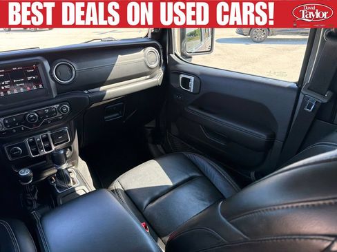 Used 2018 Jeep Wrangler Unlimited Sahara AWD/4WD image 24