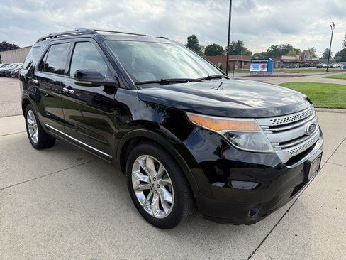 Used 2012 Ford Explorer XLT image 3