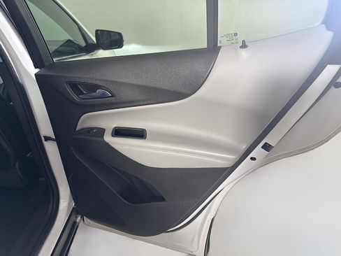 Used 2021 Chevrolet Equinox Premier image 28
