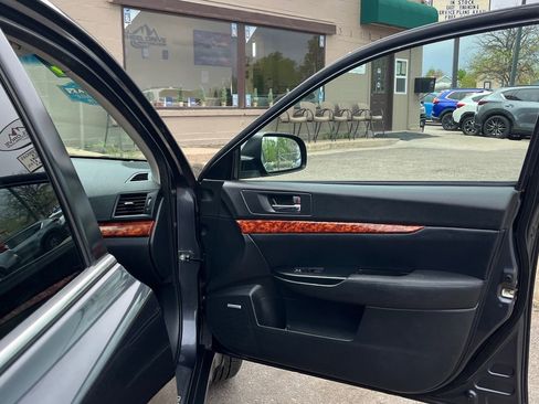 Used 2012 Subaru Outback 2.5i Limited image 11