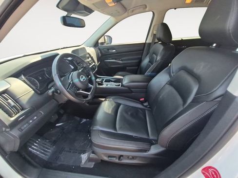 Used 2022 Nissan Pathfinder SL w/ Cargo Package AWD/4WD image 9