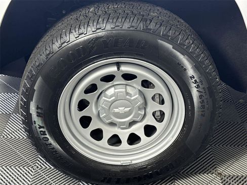 Used 2025 Chevrolet Colorado W/T w/ WT Convenience Package II image 10