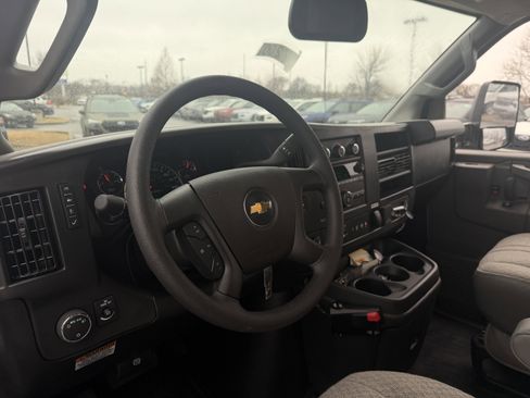 New 2025 Chevrolet Express 4500 w/ Power Convenience Package image 37