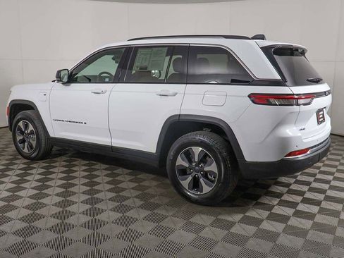 Used 2022 Jeep Grand Cherokee Limited 4xe w/ Luxury Tech Group II AWD/4WD image 17
