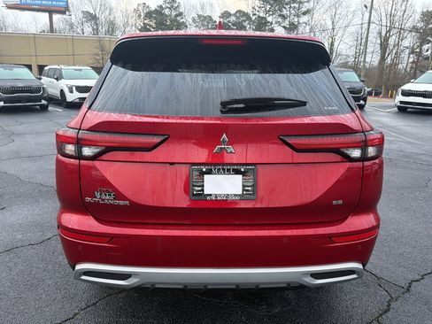 Used 2023 Mitsubishi Outlander SE image 6
