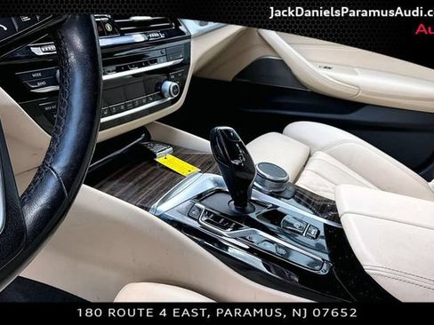 Used 2021 BMW 530e xDrive w/ Premium Package AWD/4WD image 12