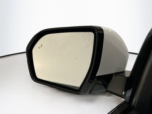 Used 2024 Ford Expedition XLT image 16