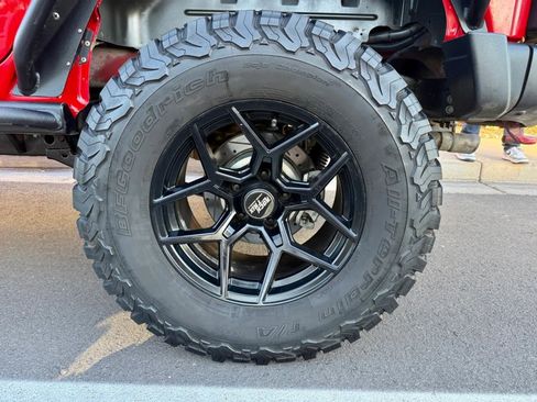 Used 2016 Jeep Wrangler Unlimited Rubicon image 24