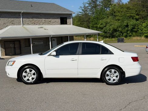 Used 2010 Hyundai Sonata GLS FWD image 2